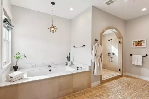 Bath - 9123 Red Hill Ct, Cotati, CA 94931 photo 5 of 11