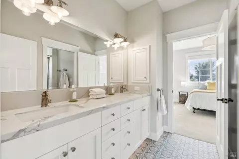 Bath - 9123 Red Hill Ct, Cotati, CA 94931 photo 7 of 11