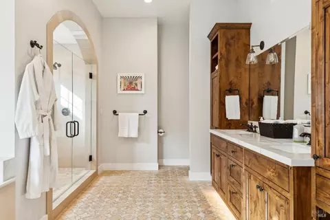 Bath - 9123 Red Hill Ct, Cotati, CA 94931 photo 3 of 11