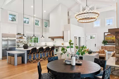9123 Red Hill Ct, Cotati, CA 94931