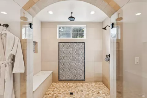 Bath - 9123 Red Hill Ct, Cotati, CA 94931 photo 1 of 11