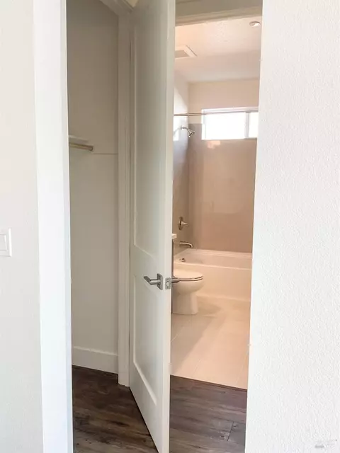 Bath - 1312 Calabazas Dr, Windsor, CA 95492 photo 3 of 8