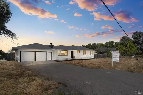 2039 Dennis Ln, Santa Rosa, CA 95403