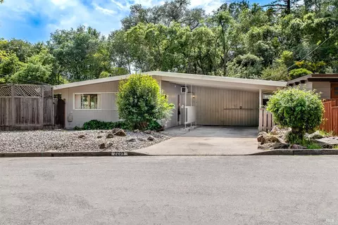 2209 Beverly Way, Santa Rosa, CA 95404
