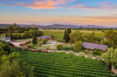 1480 S Whitehall Ln, Saint Helena, CA 94574