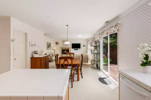 116 Philip Dr, Healdsburg, CA 95448 photo 8