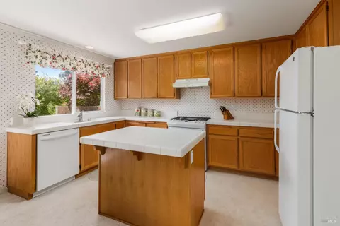 116 Philip Dr, Healdsburg, CA 95448 photo 6