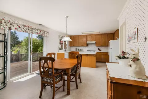 116 Philip Dr, Healdsburg, CA 95448 photo 5