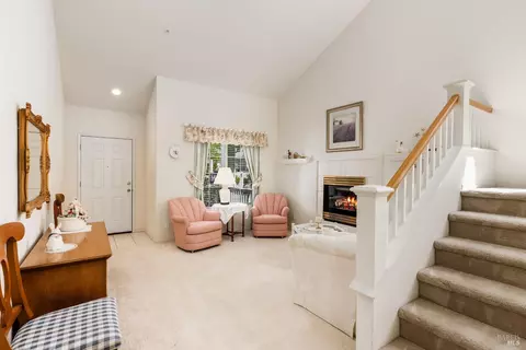 116 Philip Dr, Healdsburg, CA 95448 photo 3
