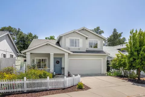 116 Philip Dr, Healdsburg, CA 95448