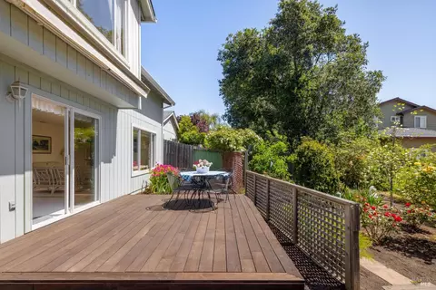 116 Philip Dr, Healdsburg, CA 95448 photo 19