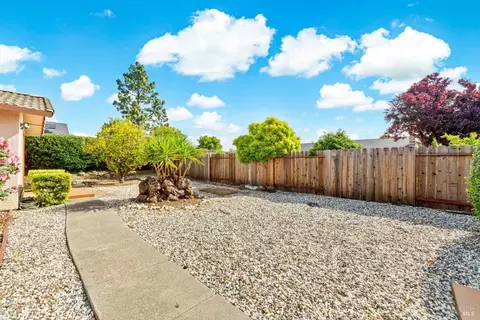 Exterior - 2196 Monterey Dr, Fairfield, CA 94534 photo 12 of 27