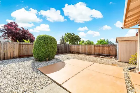Exterior - 2196 Monterey Dr, Fairfield, CA 94534 photo 22 of 27