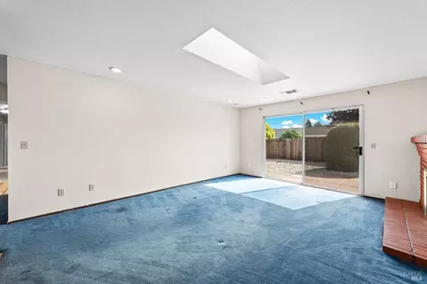 Living - 2196 Monterey Dr, Fairfield, CA 94534 photo 2 of 6