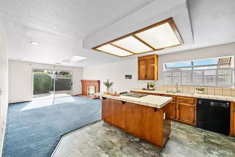 Kitchen - 2196 Monterey Dr, Fairfield, CA 94534 photo 10 of 11