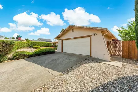 Exterior - 2196 Monterey Dr, Fairfield, CA 94534 photo 3 of 27