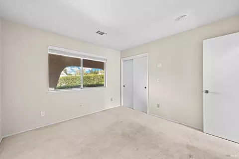 Bedroom - 2196 Monterey Dr, Fairfield, CA 94534 photo 7 of 17