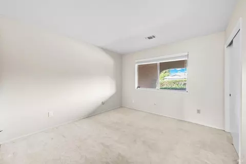 Bedroom - 2196 Monterey Dr, Fairfield, CA 94534 photo 6 of 17