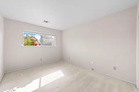 Bedroom - 2196 Monterey Dr, Fairfield, CA 94534 photo 10 of 17