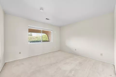 Bedroom - 2196 Monterey Dr, Fairfield, CA 94534 photo 14 of 17