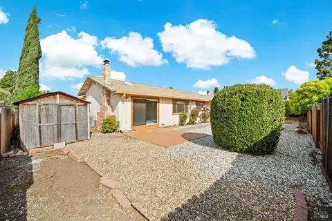 Exterior - 2196 Monterey Dr, Fairfield, CA 94534 photo 21 of 27