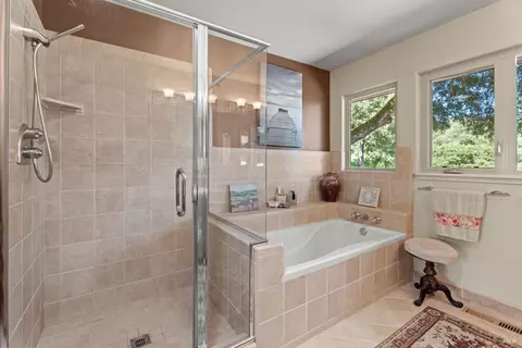 Bath - 3400 Mcnab Ranch Rd, Ukiah, CA 95482 photo 4 of 4