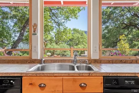 Kitchen - 3400 Mcnab Ranch Rd, Ukiah, CA 95482 photo 3 of 4