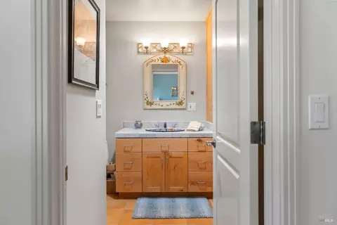 Bath - 3400 Mcnab Ranch Rd, Ukiah, CA 95482 photo 2 of 4