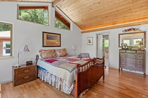 Bedroom - 3400 Mcnab Ranch Rd, Ukiah, CA 95482 photo 4 of 6