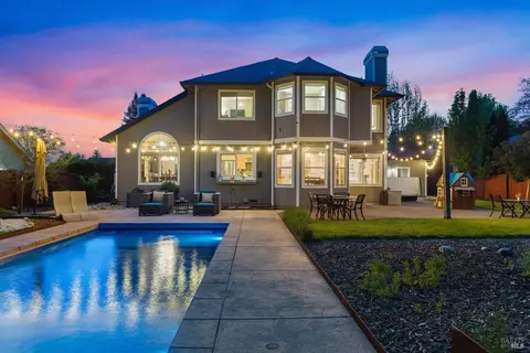 9558 Vancouver Ln, Windsor, CA 95492 photo 3