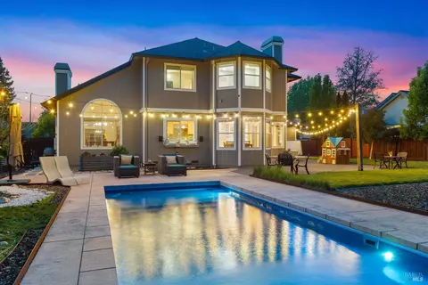 9558 Vancouver Ln, Windsor, CA 95492 photo 4