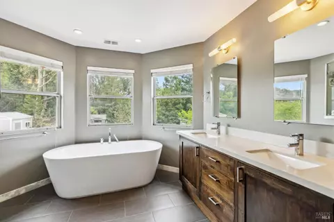 9558 Vancouver Ln, Windsor, CA 95492 photo 32