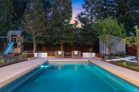 9558 Vancouver Ln, Windsor, CA 95492 photo 5