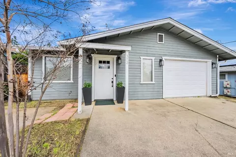 372 Forest Dr, Lakeport, CA 95453
