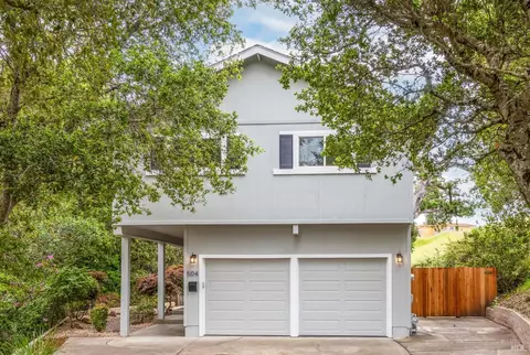 504 Larch Dr, Petaluma, CA 94952