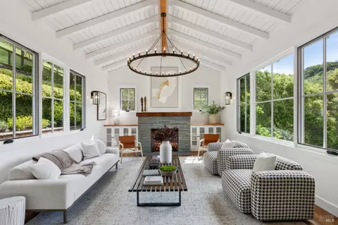 25 Hunter Crk, Fairfax, CA 94930