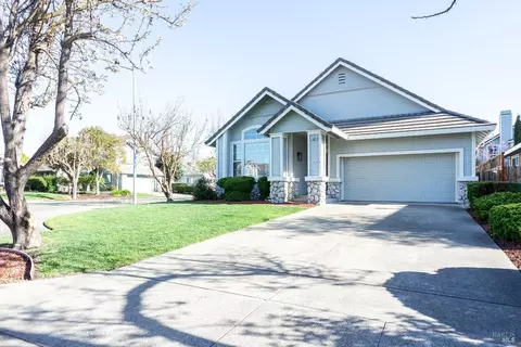 Exterior - 405 Trinity Ct, Petaluma, CA 94954 photo 7 of 7