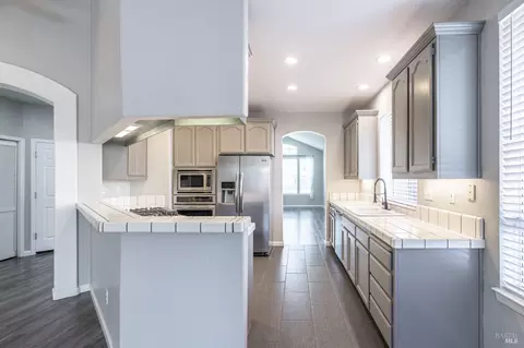 Kitchen - 405 Trinity Ct, Petaluma, CA 94954 photo 1 of 4