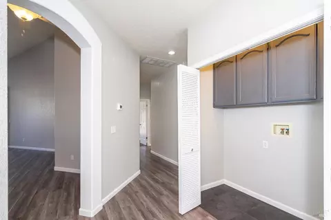 Entry Way - 405 Trinity Ct, Petaluma, CA 94954 photo 1 of 1