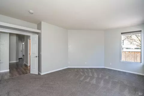 Living - 405 Trinity Ct, Petaluma, CA 94954 photo 6 of 6