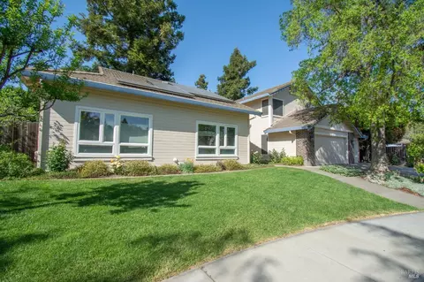 330 330a Holly Ct, Dixon, CA 95620 photo 4