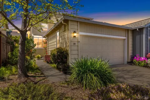 30 Bedford Cv, San Rafael, CA 94901
