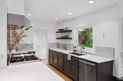 Kitchen - 15 Glen Dr, Mill Valley, CA 94941 photo 5 of 7