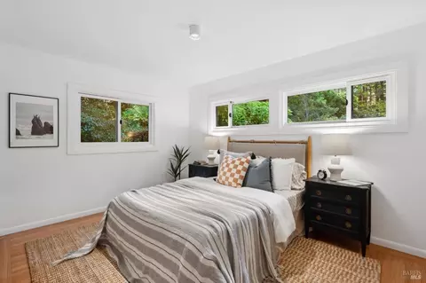 Bedroom - 15 Glen Dr, Mill Valley, CA 94941 photo 4 of 8