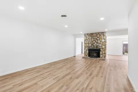 270 Ebbetts Pass, Vallejo, CA 94589 photo 8