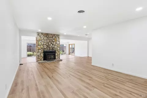 270 Ebbetts Pass, Vallejo, CA 94589 photo 9