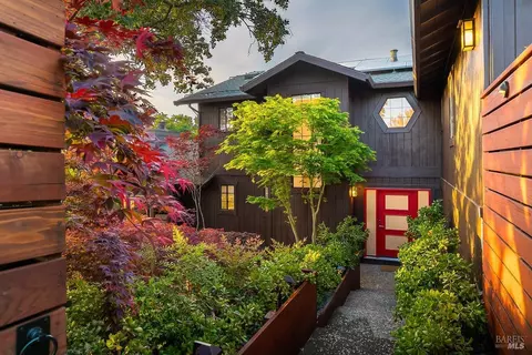 2532 Laguna Vista Dr, Novato, CA 94945