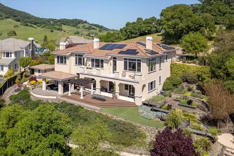 1046 Valle View Ct, Novato, CA 94945