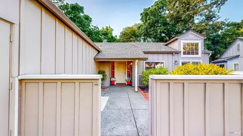 18001 Harvard Ct, Sonoma, CA 95476