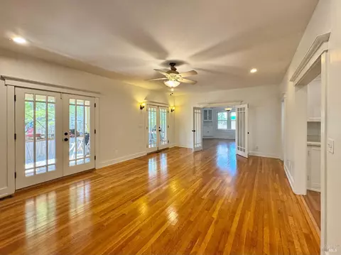 Living - 2984 First St, Napa, CA 94558 photo 1 of 4